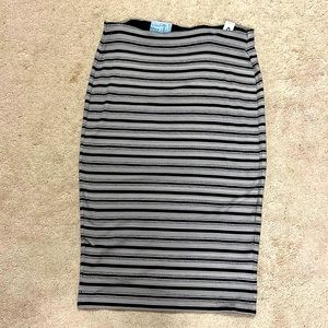 Skirt - size large (new w/ tags)